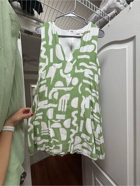 Sleeveless V-Neck Mini Dress in Green and White